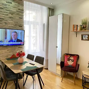 Inter Apartment