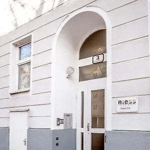 Riess Trambauerstrasse | Contactless Check-in Vienne